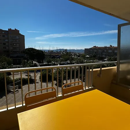 Apartment La Marine' Hyeres