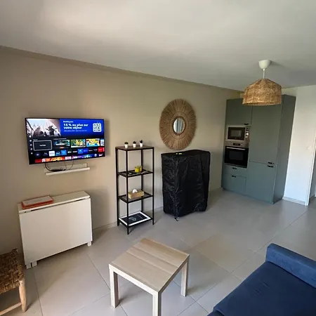 Apartment La Marine' Hyeres